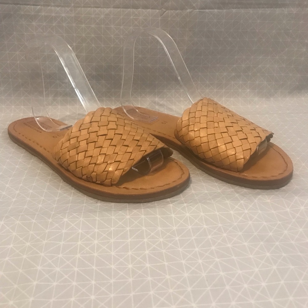 Mohinders Woven Leather Sandals in Honey 10 fit like a 9